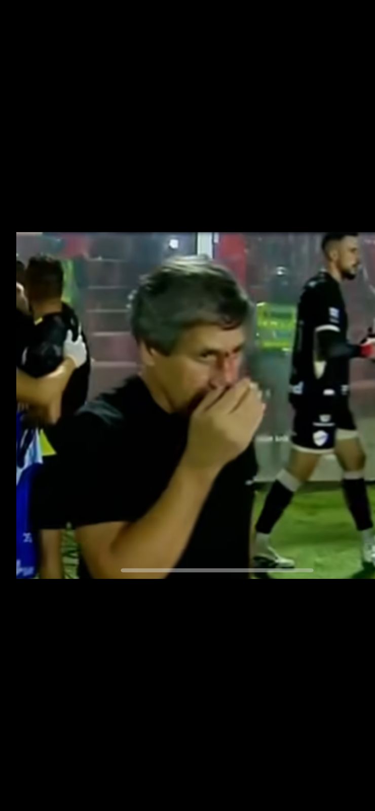 Vila Nova diz que identificou torcedor suspeito de racismo contra jogador do Operário