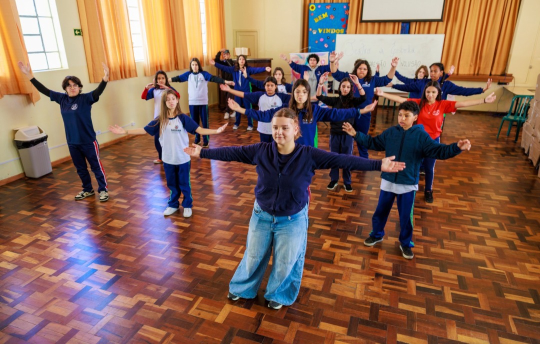 Colégios públicos de PG recebem oficinas gratuitas de teatro