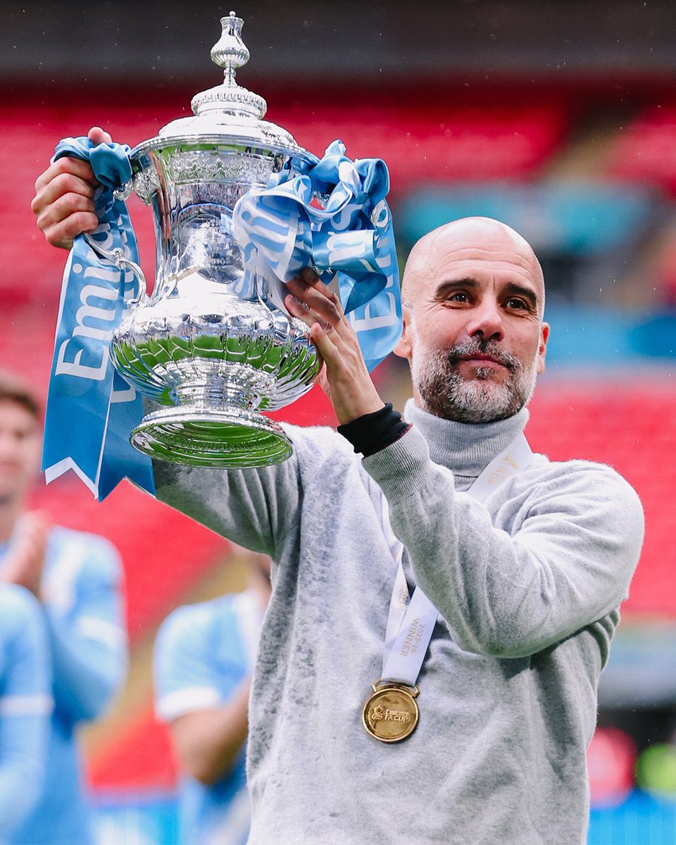 Guardiola comunica jogadores do Manchester City que deixará o clube