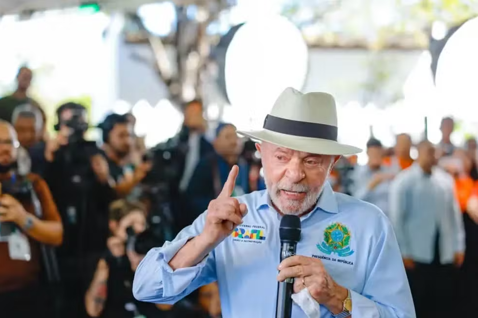 Lula atribui proposta de tarifa dos EUA à atuação de filhos de Bolsonaro e os chama de “traidores da pátria”
