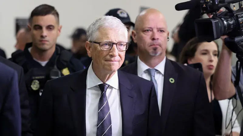 Bill Gates revela que Epstein tentou coagiá-lo usando suas traições conjugais