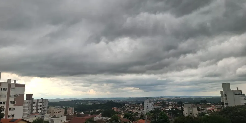 Chuva volta ao Paraná no fim de semana e frente fria avança pelo estado, prevê Simepar