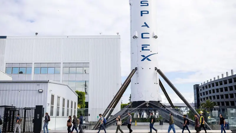 SpaceX é avaliada em R$ 9 tri e pode fazer de Musk o primeiro trilionário