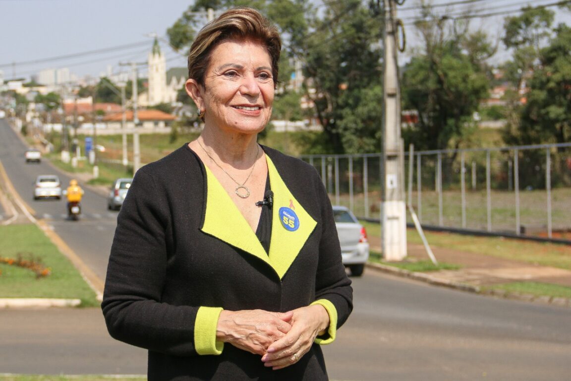 Elizabeth afirma que atraso na liberação de recursos adia obras de asfalto em bairros de Ponta Grossa