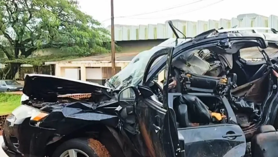 Duas jovens morrem em grave acidente com carro que transportava 10 pessoas em Foz do Iguaçu