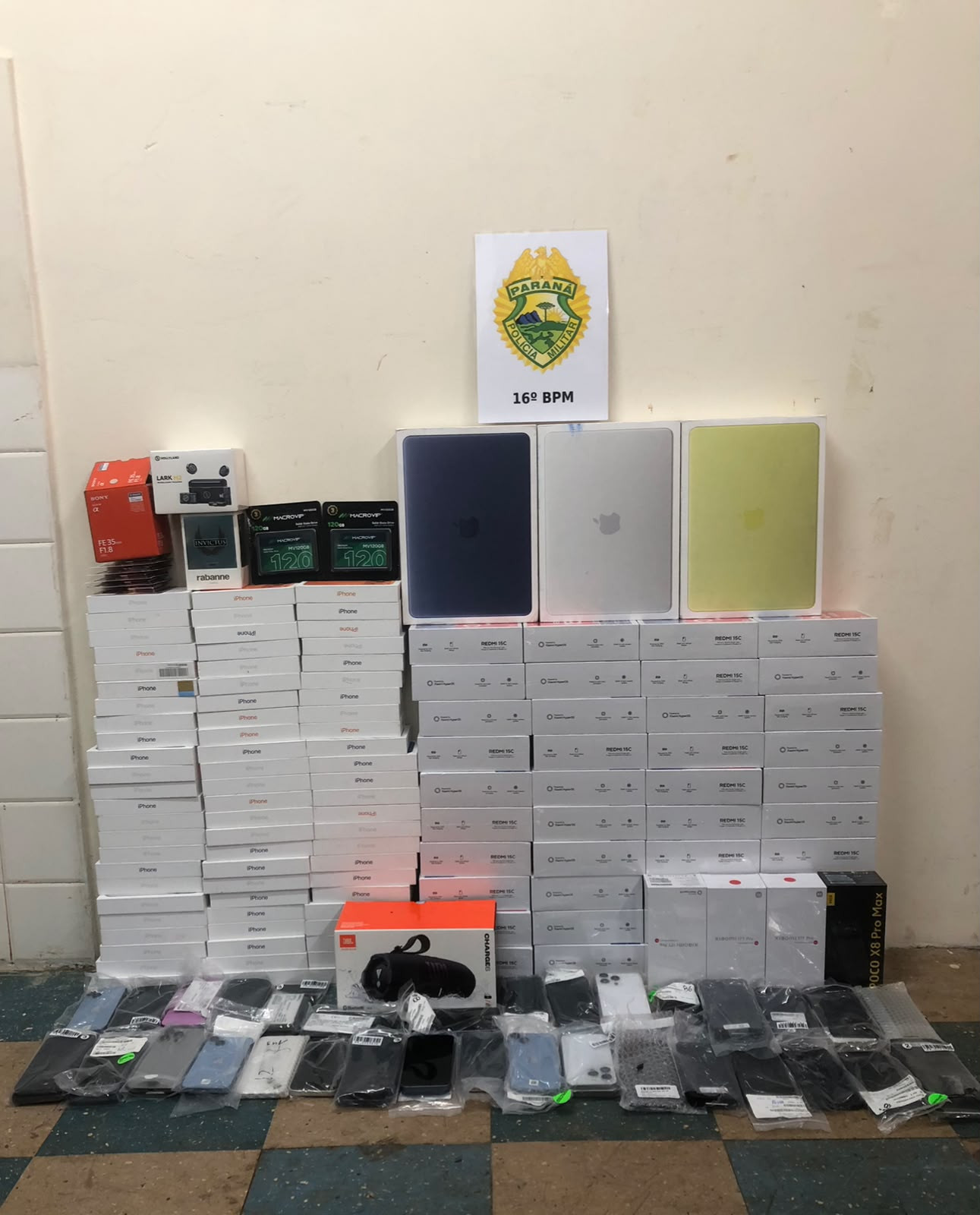 Polícia Militar apreende carga de eletrônicos sem comprovação fiscal na BR-277 em Guarapuava