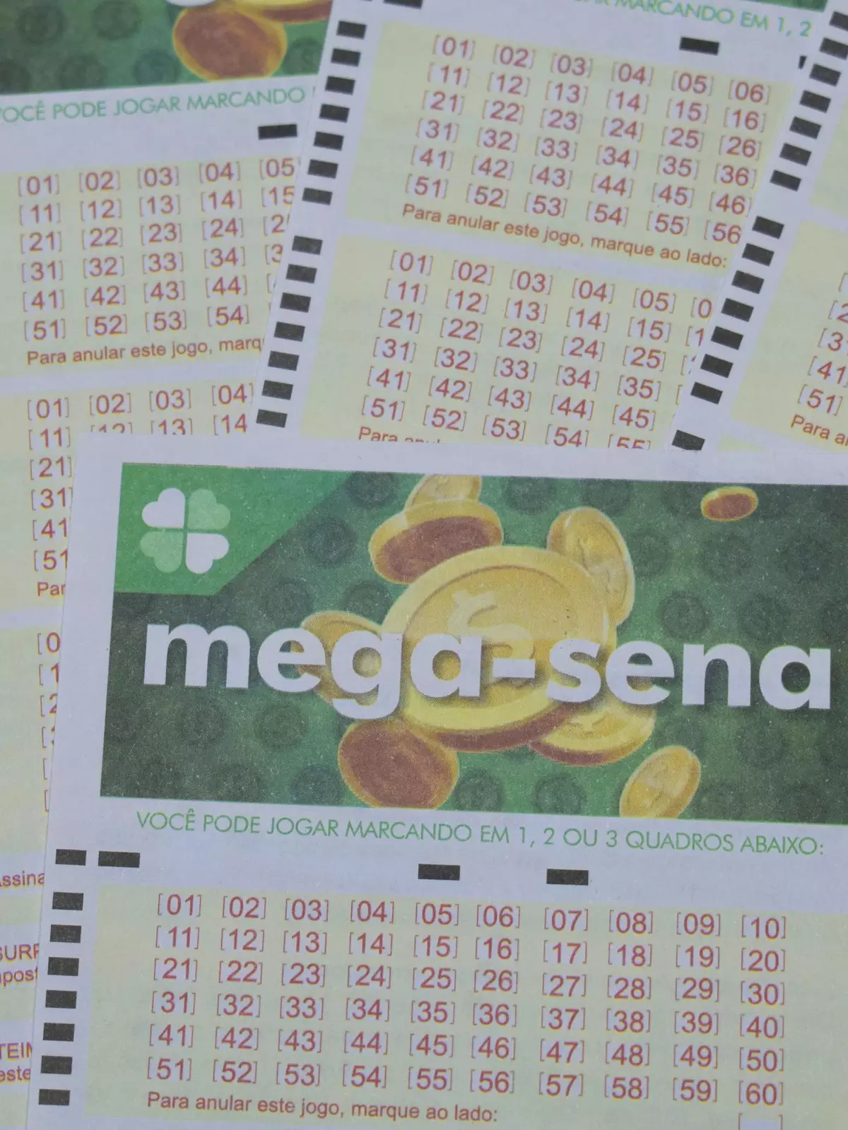 Sem acertadores da sena, o valor estimado para o próximo sorteio deste sábado (18) subiu para R$ 35 milhões.