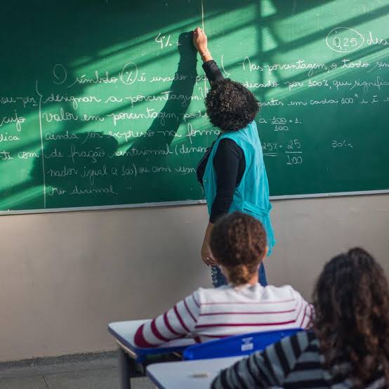 Educação abre PSS para contratação de professores temporários no Paraná