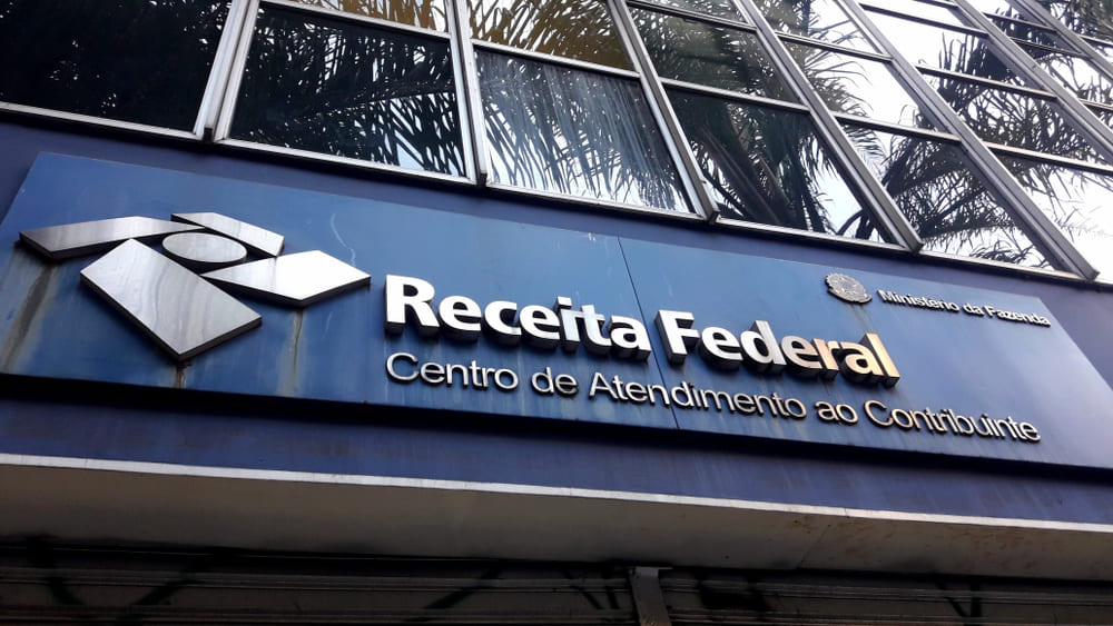 Receita Federal paga terceiro lote da restituição do Imposto de Renda 2026 nesta sexta-feira