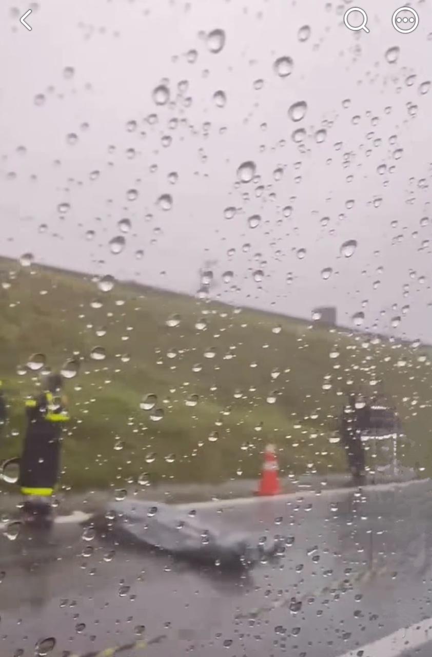 Acidente entre carro e motocicleta provoca congestionamento na BR-277, em Campo Largo