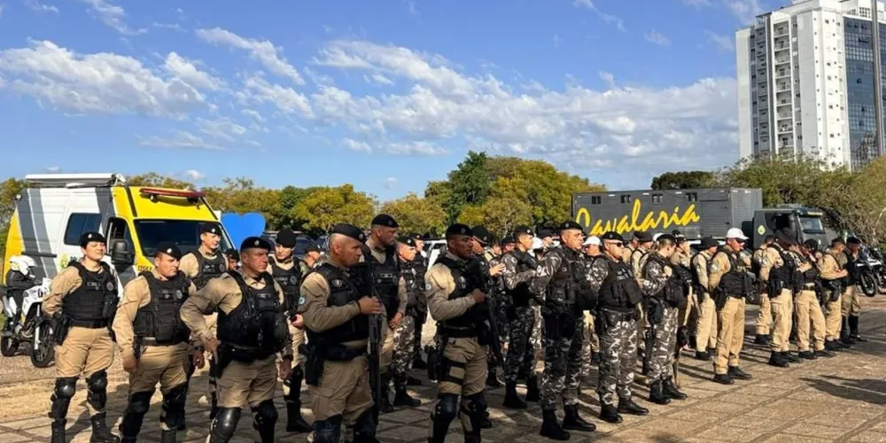 Operação OMNIS aborda 106 pessoas e apreende drogas e arma em Ponta Grossa
