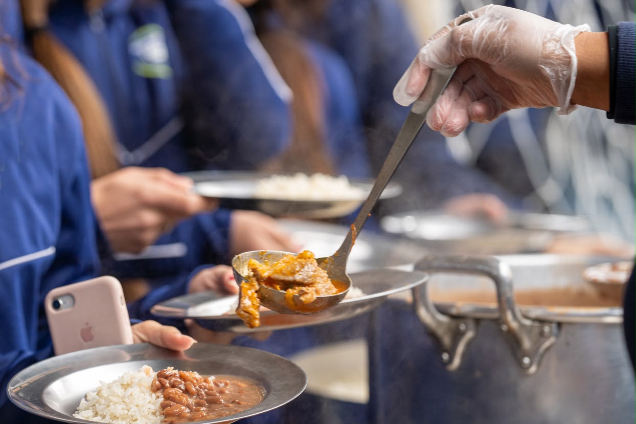 Cerca de 1,3 mil alunos do Paraná terão acesso a refeições sem glúten, sem lactose e opções veganas nas escolas estaduais.