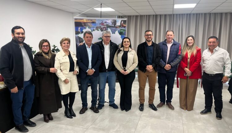 Prefeitos dos Campos Gerais se reúnem em Ponta Grossa para discutir ações regionais