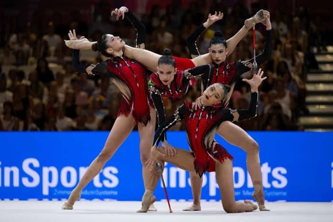 Com duas paranaenses, Brasil faz história e conquista dois ouros no Mundial de Ginástica Rítmica