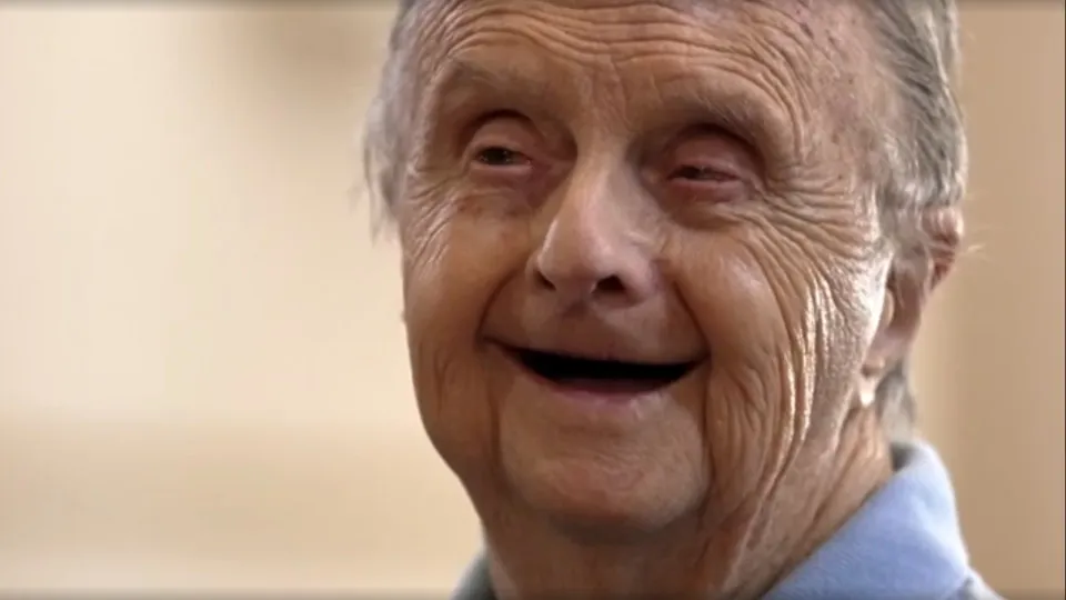 Neno, aos 80 anos, é reconhecido como a pessoa com síndrome de Down mais longeva do Brasil