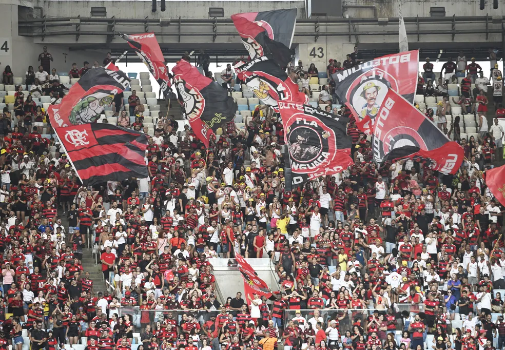 Flamengo vence Cruzeiro no Maracanã e avança às quartas de final da Libertadores