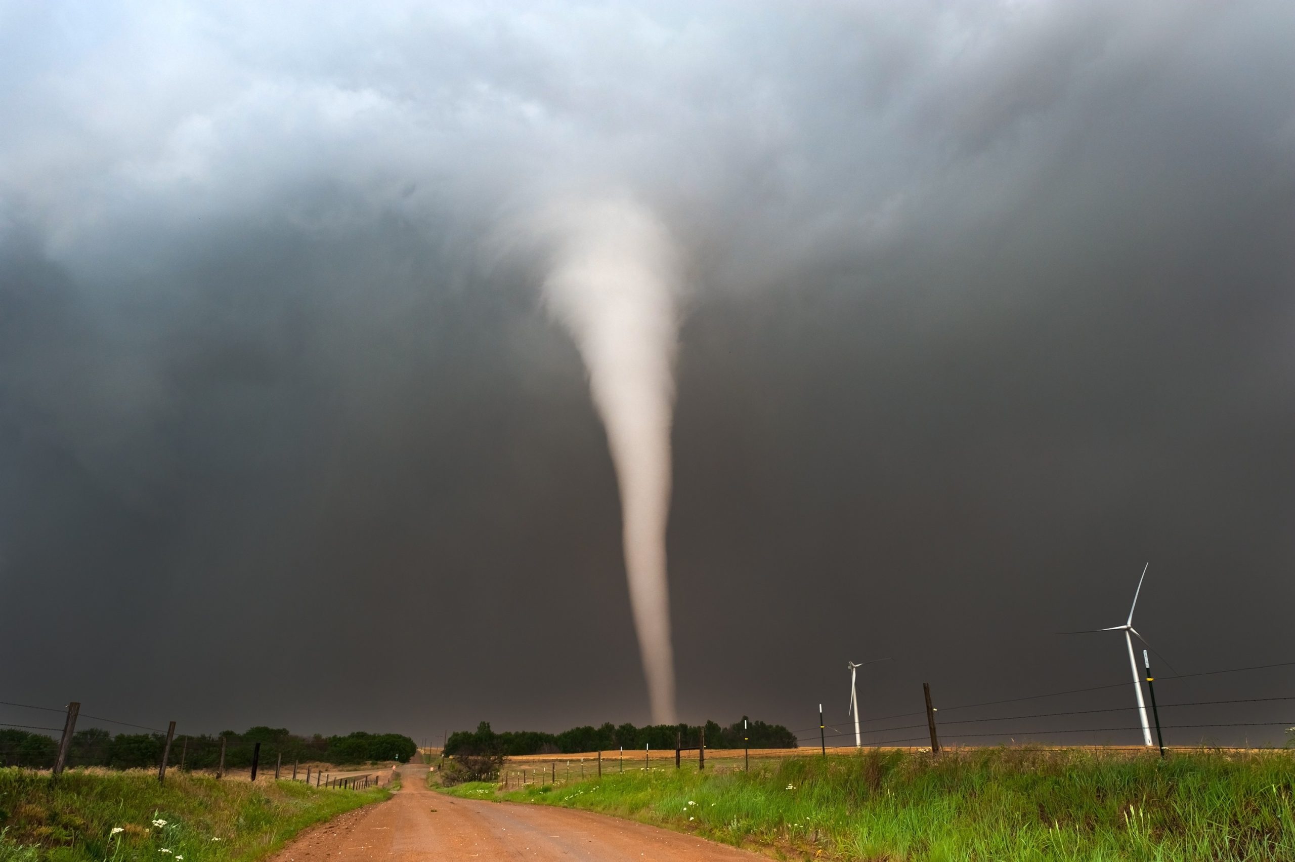 Paraná já registra 10 tornados em 2026; a meses do pico do El Niño, veja como se proteger e o que esperar