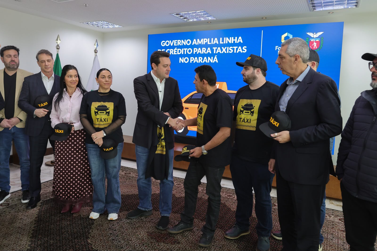 Fomento Paraná aumenta limite de financiamento para compra de táxis para R$ 120 mil