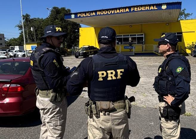 PRF reforça canal no WhatsApp com informações sobre rodovias do Paraná