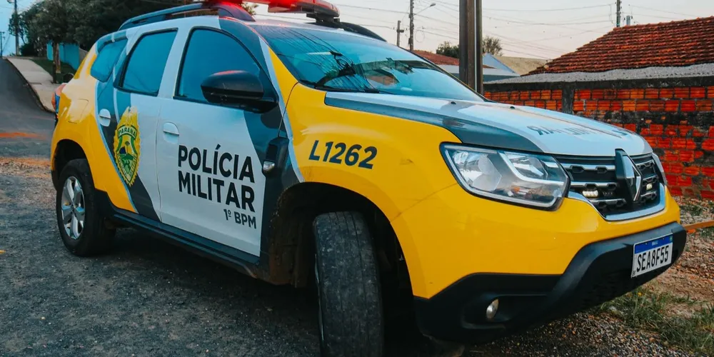 Homem esfaqueia ex-companheira e atual parceiro dela após entrega do filho em Ponta Grossa