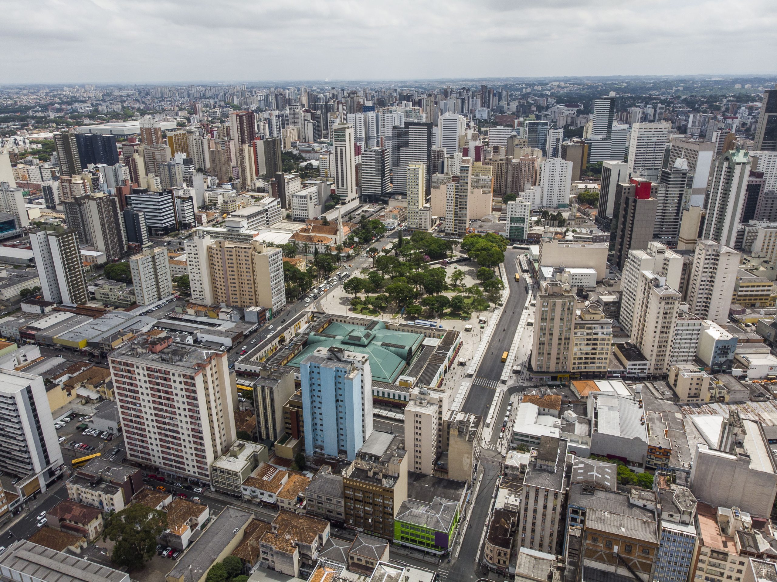 Paraná atrai novos moradores e ganha quase 328 mil habitantes vindos de outros estados