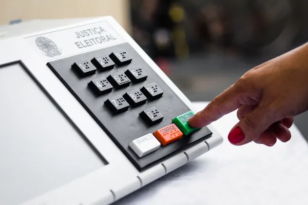 Candidatos declarados bilionários em 2026