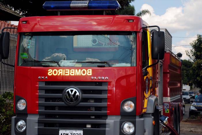 Idosa é salva durante incêndio que destruiu casa em Ponta Grossa