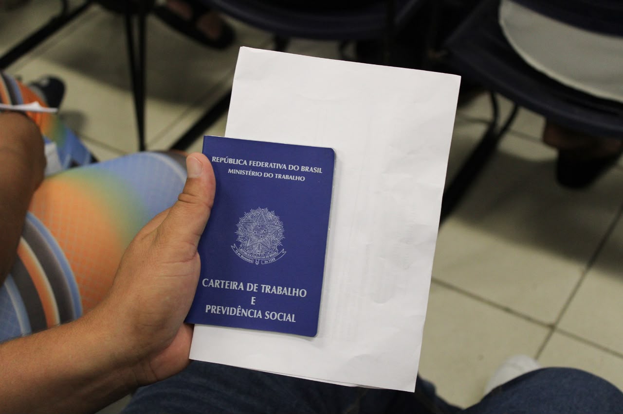 Paraná cria mais de 76 mil vagas de emprego com carteira assinada em oito meses
