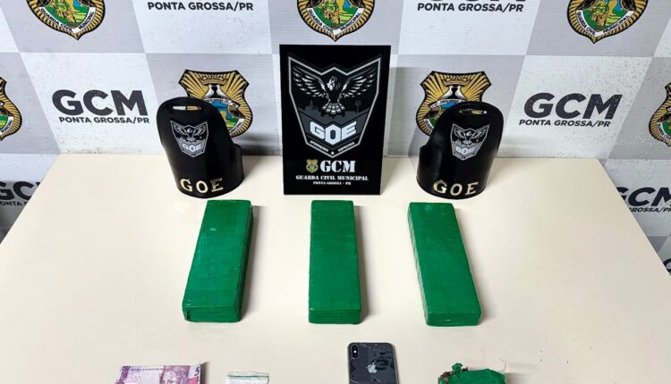 Jovem é preso com cerca de 3 quilos de maconha em Uvaranas