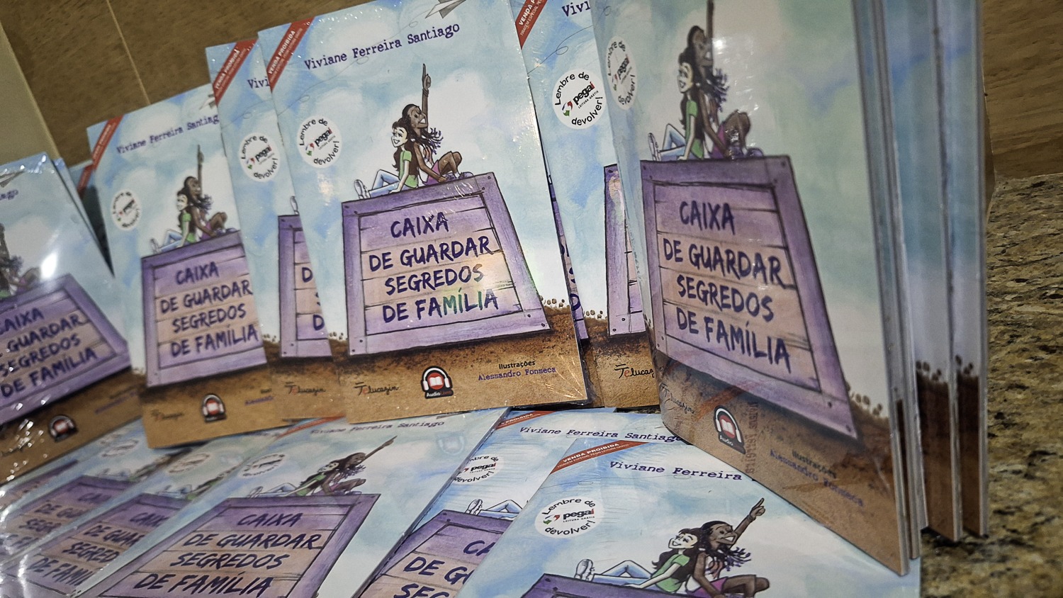 “Caixa de Guardar Segredos de Família” chega às Estantes Pegaí