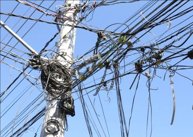 Operações no Paraná retiram mais de 120 toneladas de sucata de cabos aéreos