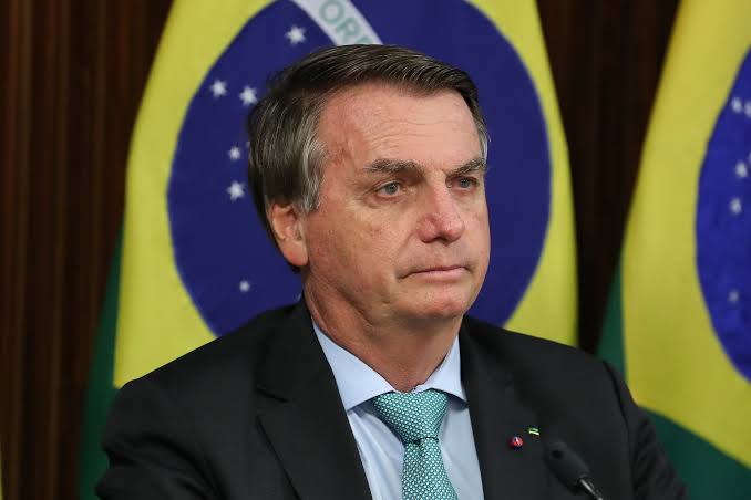 Pedido de suspensão de pena de Bolsonaro provoca divergência e advogado deixa defesa