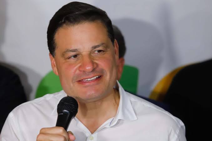 Justiça Eleitoral determina retirada de propaganda de Sandro Alex contra Moro