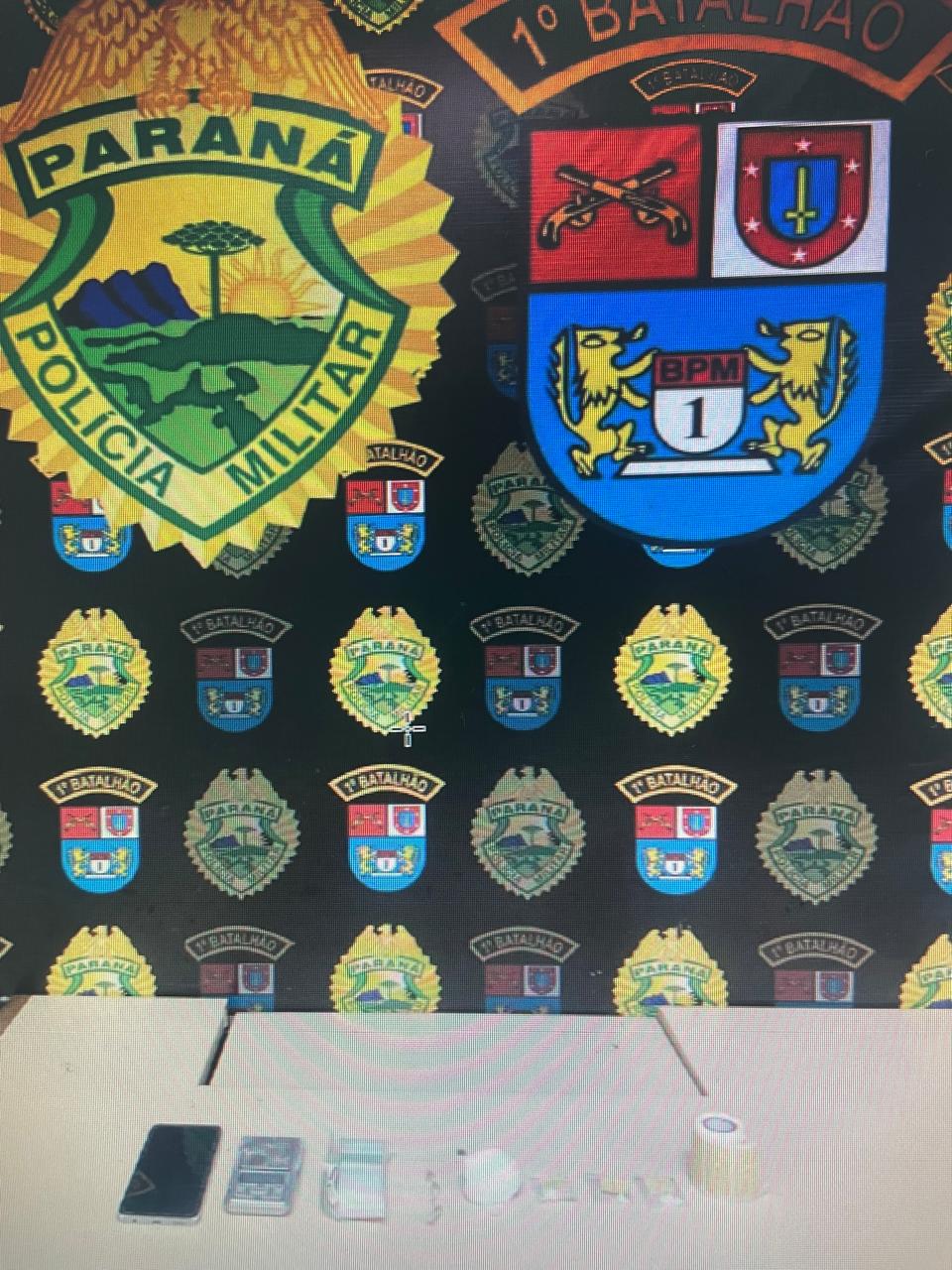 PM apreende cocaína, crack e materiais usados no preparo de drogas