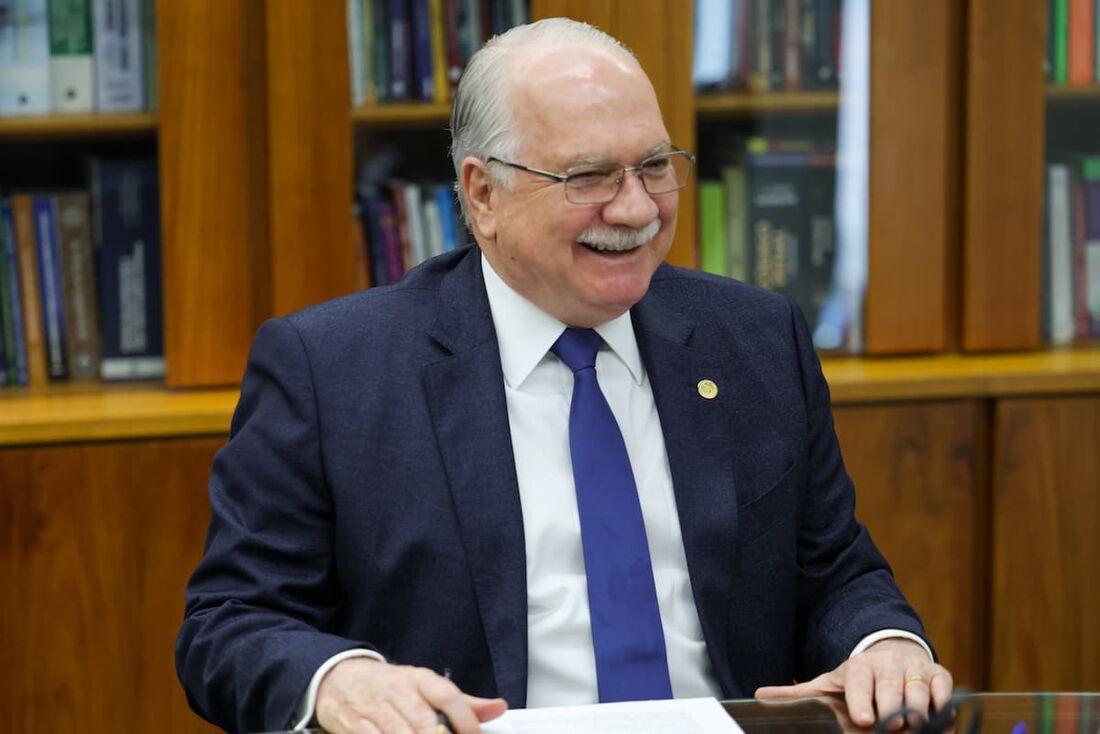 Fachin assume relatoria de caso envolvendo Moraes e Vorcaro e centraliza processos do Banco Master e INSS
