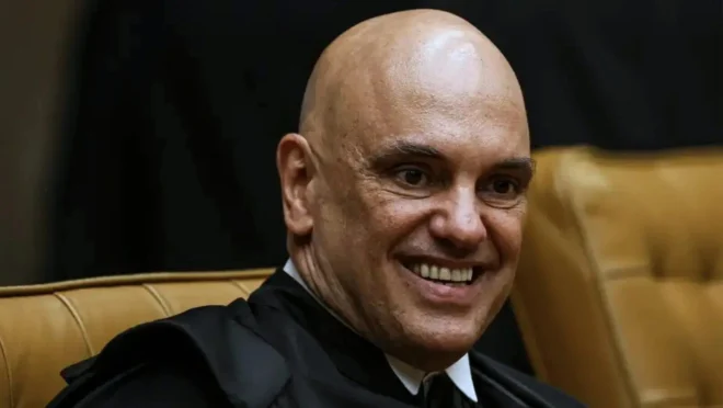 Alexandre de Moraes anuncia e cancela pronunciamento em meio à crise no STF