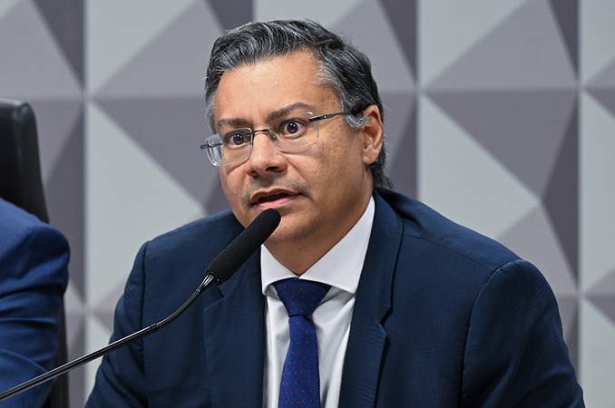 Mendonça manda soltar ex-procurador do INSS preso desde 2025
