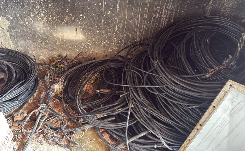 Homem é preso após invadir empresa e furtar fiação elétrica em Ponta Grossa