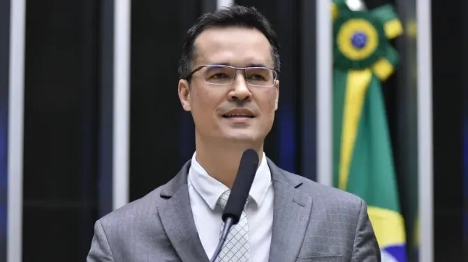 Dallagnol consegue aval do TRE-PR para disputar o Senado, mas decisão pode parar no TSE