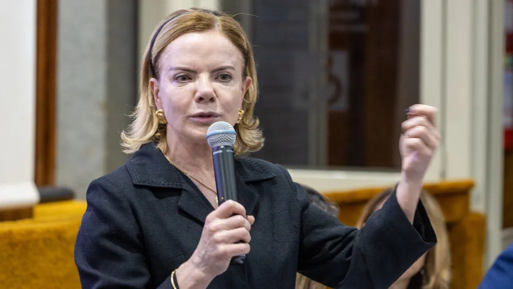 Rejeição: Gleisi chega a 50,1% em pesquisa para o Senado no Paraná