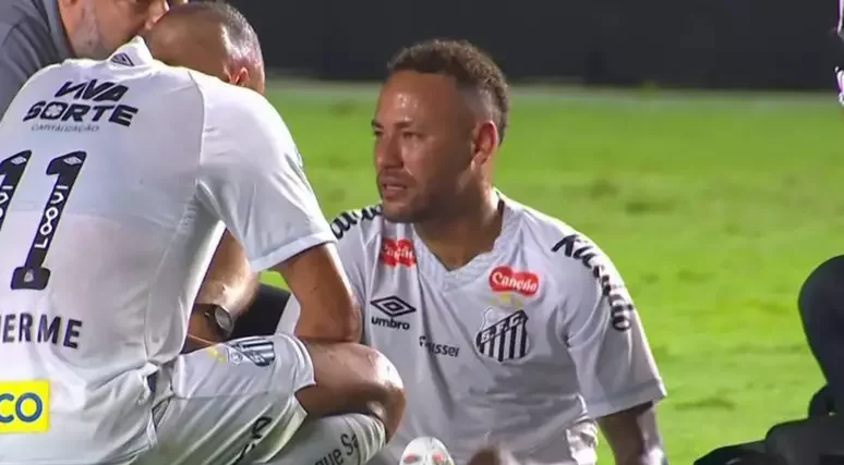 Palmeiras provoca Neymar após reclamação do gramado