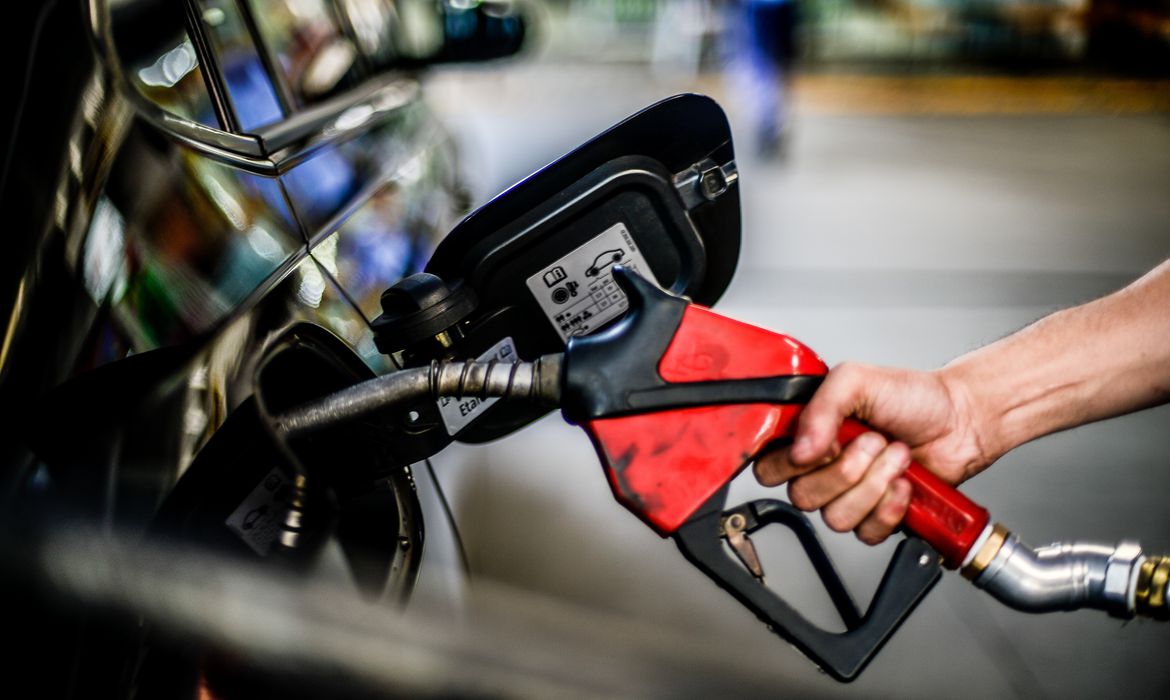 Fim do desconto da Petrobras: afinal, gasolina vai subir ou baixar?