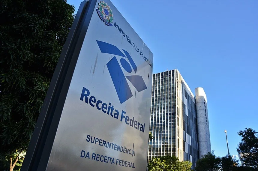 Arrecadação federal passa de R$ 2 trilhões em oito meses e cresce 7,12%