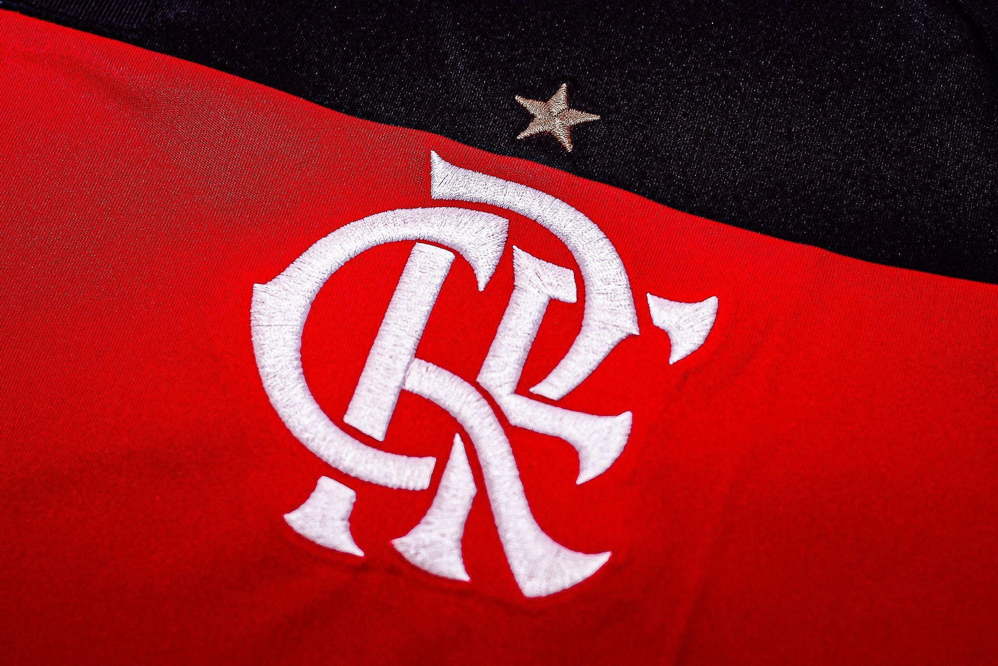 Flamengo busca quinta final de Libertadores no século e defende invencibilidade contra o Estudiantes