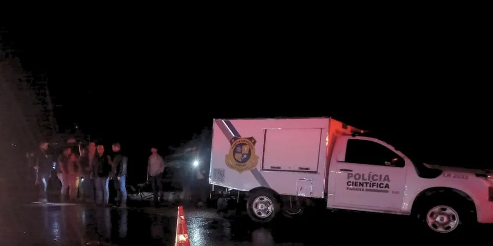Motorista de 75 anos morre em colisão frontal entre carro e caminhão na PRC-466