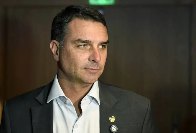 Eleições 2026: Flávio Bolsonaro anuncia que pedirá anulação do segundo turno após vitória de Lula