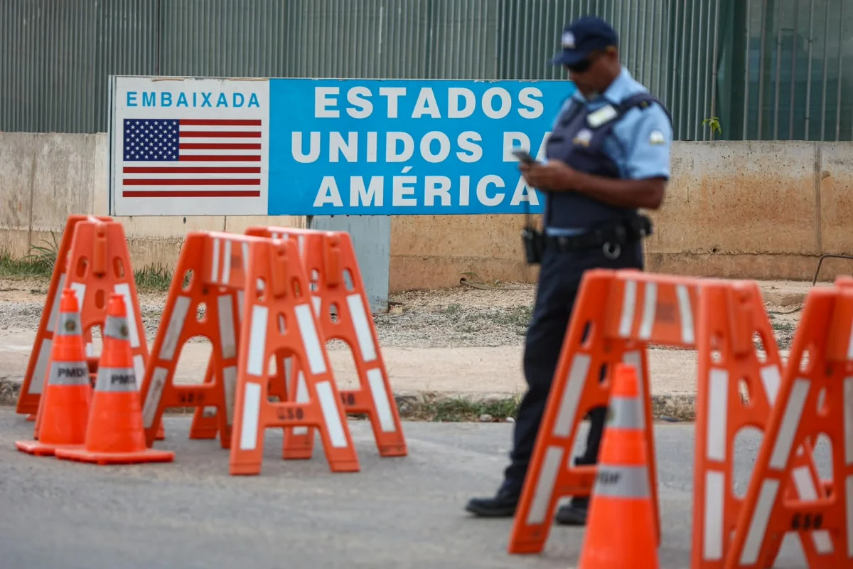 PMDF reforça policiamento no setor de embaixadas em Brasília após decisão dos EUA