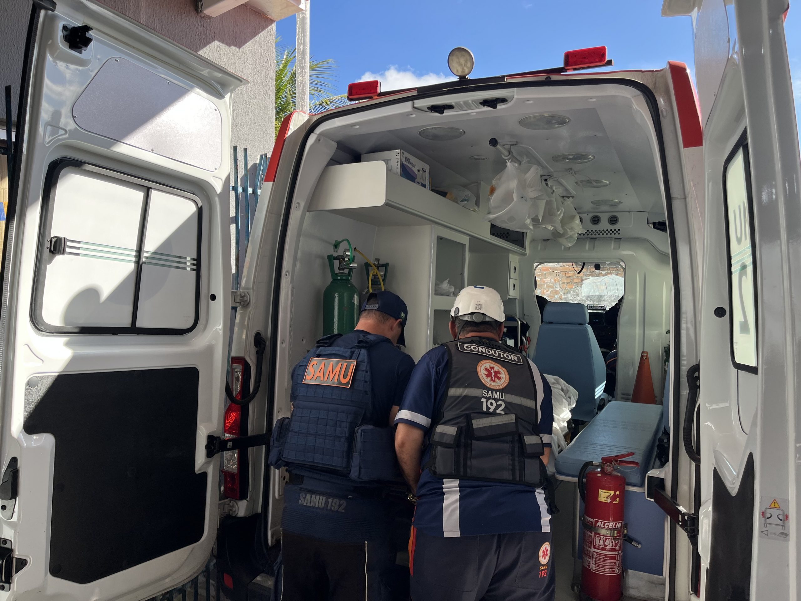 Samu e Defesa Civil atendem ocorrência de emergência em residência de Carambeí