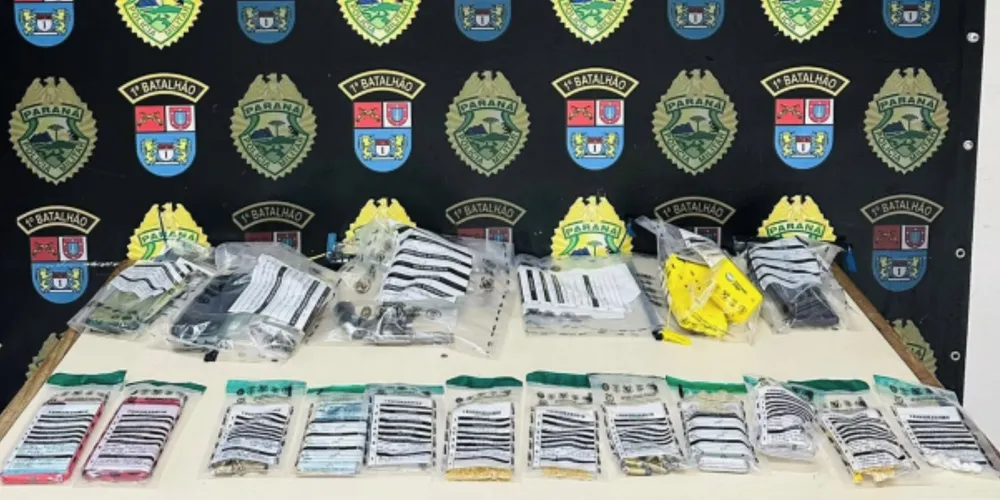 Ponta Grossa: PM encontra mais de 100 pedras de crack, revólver e dinheiro durante ação no Contorno