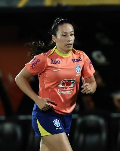 Castrense Bruninha rompe ligamento do joelho, é cortada da Seleção Brasileira e preocupa.